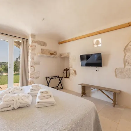 Violetta Villa Ostuni