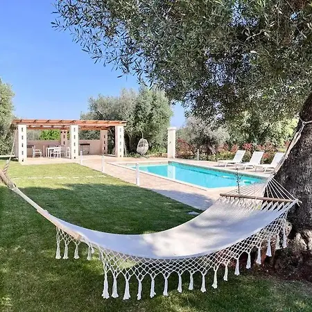 Violetta Villa