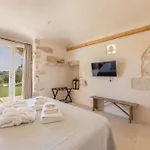 Violetta Villa