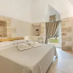 Violetta Villa *