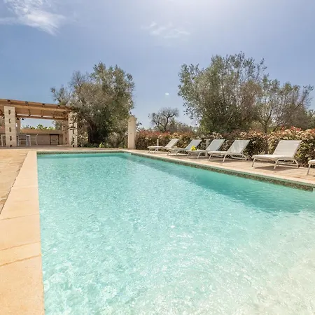 Violetta Villa Ostuni